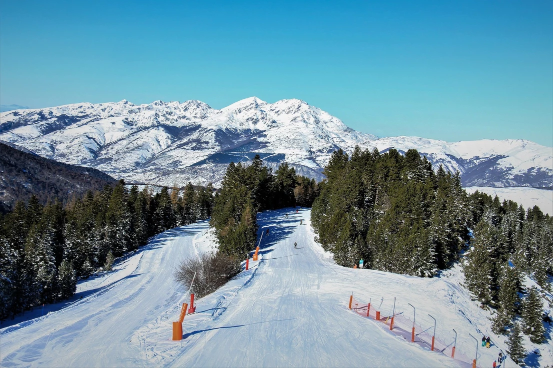 Piste de ski enneigée d'Ax-Les-Thermes